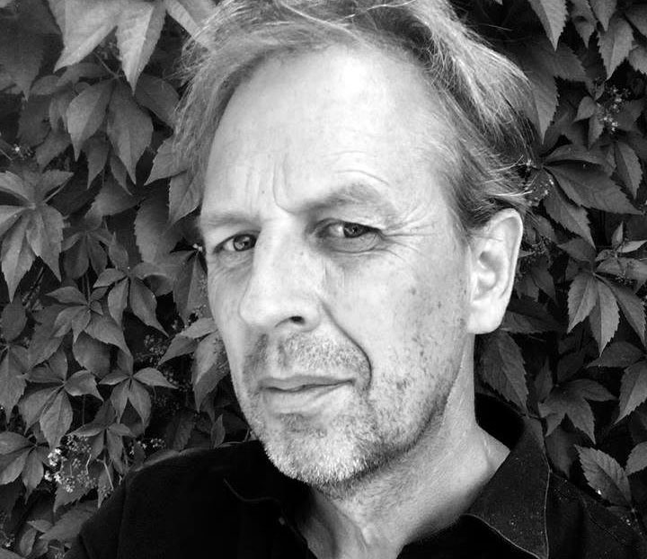 Lars Gezelius skriver om restaurering och om enskilda arkitekter och deras byggnadsverk. Lars Gezelius skriver om restaurering och om enskilda arkitekter och deras byggnadsverk.