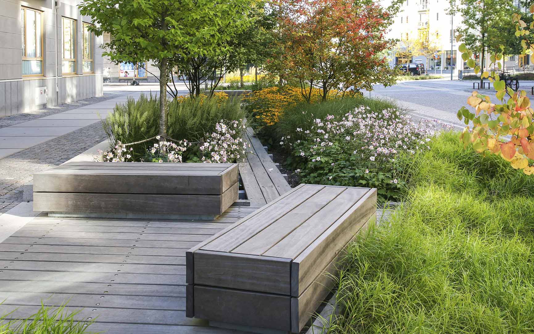 Jaktgatan och Lövängsgatan, Norra Djurgårdsstaden, Stockholm. Vinnare av Landskapsarkitekturpriset 2019. Arkitekt: AJ Landskap. Foto: Lennart Johansson.