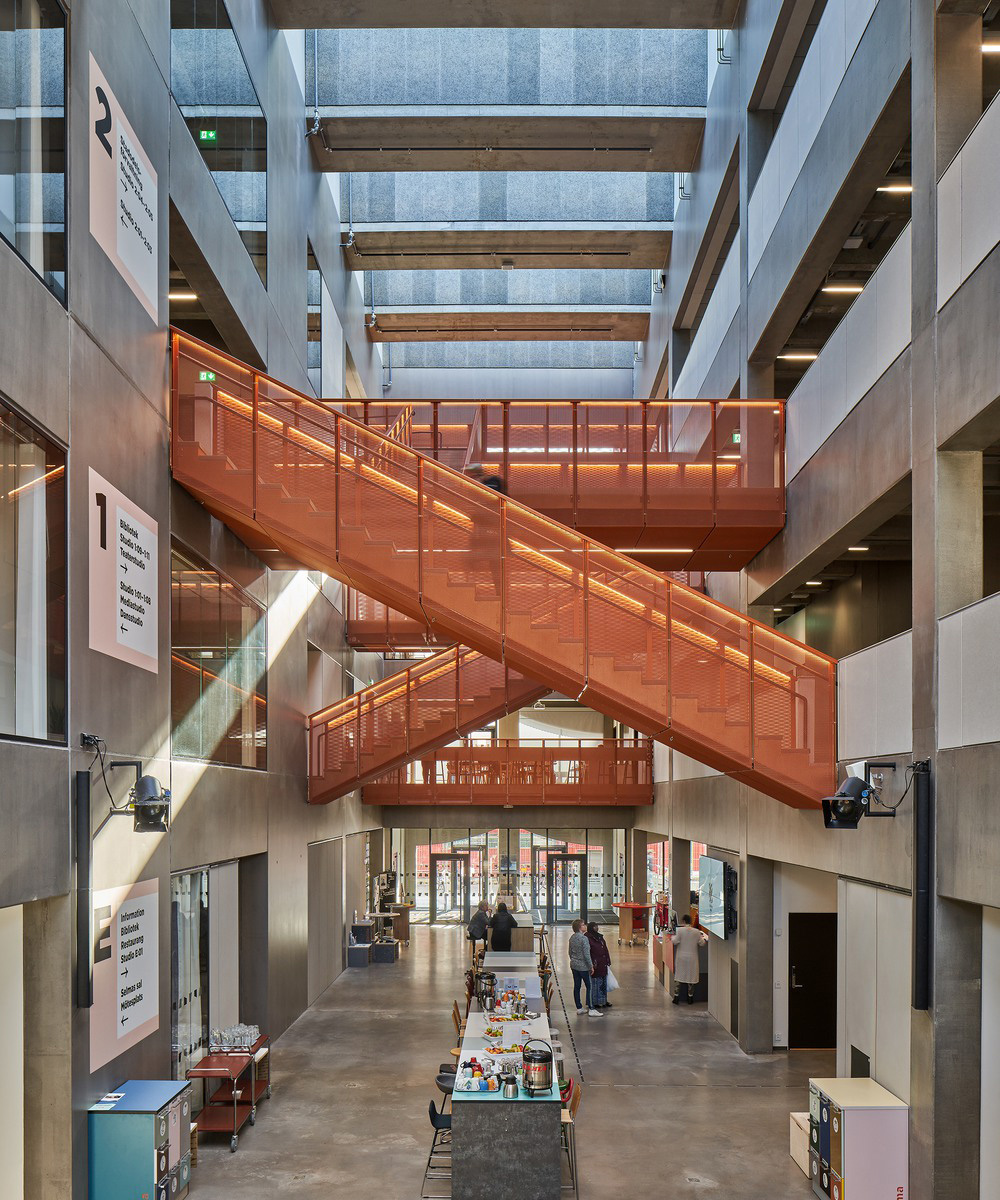 Selma Lagerlöfs center i Backa, nominerad till Guldstolen 2019. Arkitekt: White arkitekter. Foto: Åke E:son Lindman. Selma Lagerlöfs center i Backa, nominerad till Guldstolen 2019. Arkitekt: White arkitekter. Foto: Åke E:son Lindman.