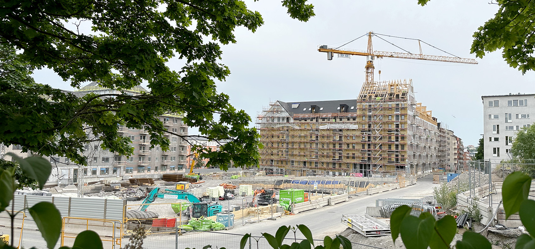 Nya bostadshus byggs på Södermalm på Stockholm. Foto: Anders Regnell.