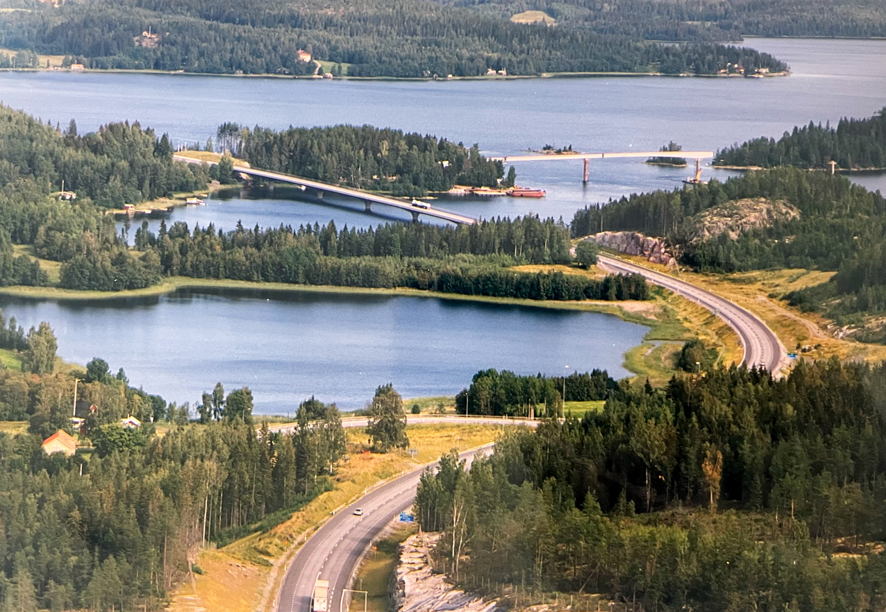 SARs Planpris 1998 tilldelas Vägverket. E4:ans dragning genom Höga Kusten-området.