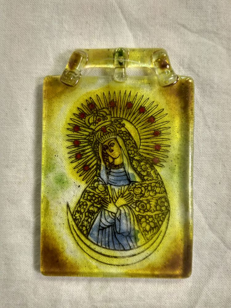 Mary Souvenir 6 cm x 9 cm  , Lithuania, Vilnius in glass
