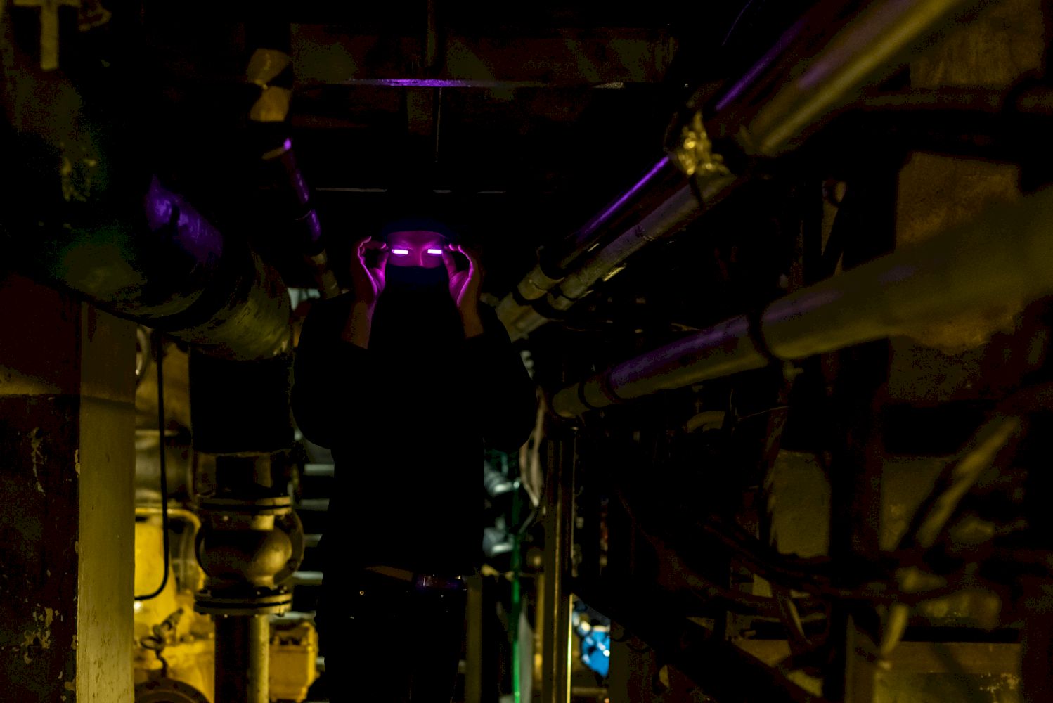 LED Glowing eyes (Blue, Red, White, Green ,Yellow ,Pink , Orange), Headpiece, Cosplay Glowing eyes, Super Hero Eyes.(Free shipping)