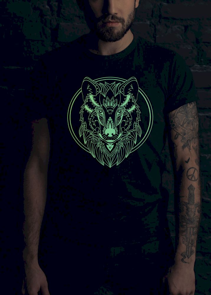 Wolf glow in the dark T-shirt