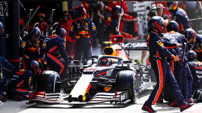 Gone in 1,82 seconds: Redbull udfører verdens hurtigste pitstop