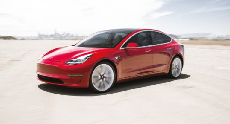 Familiefar bestilte 27 Tesla’er… ved et uheld