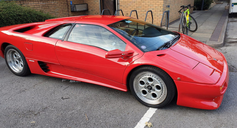 Top Gear-vært smadrer Lamborghini Diablo under optagelser