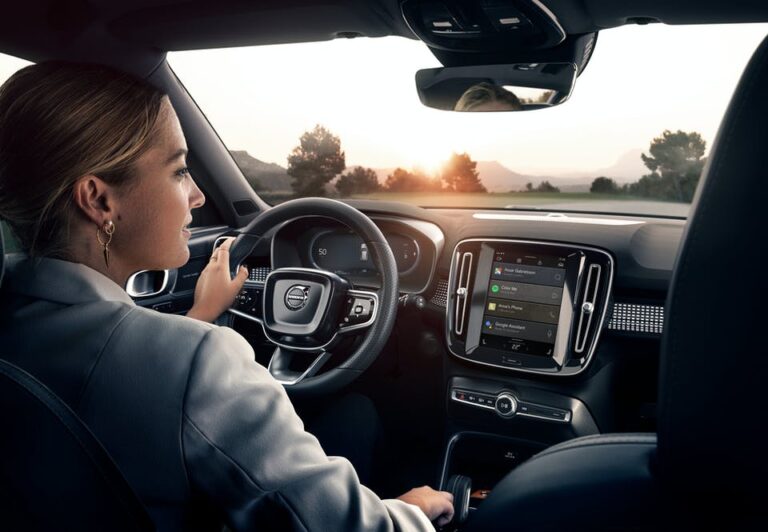 Volvo: Nu videoovervåger vi dig, når du kører bil