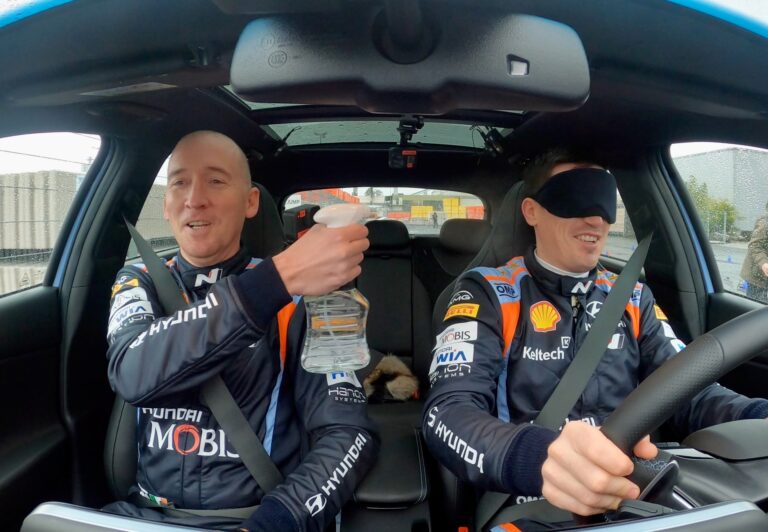 WHAT?! Kan en blind chauffør køre rally?