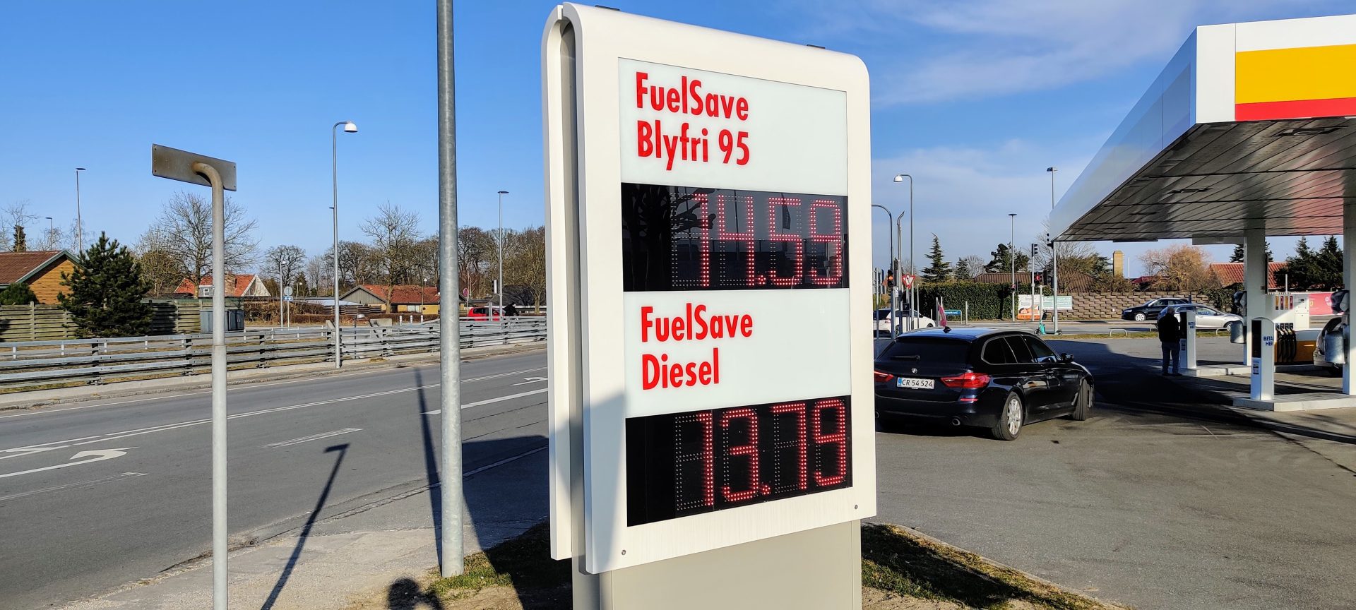 Tyskere kører til Danmark efter benzin - 