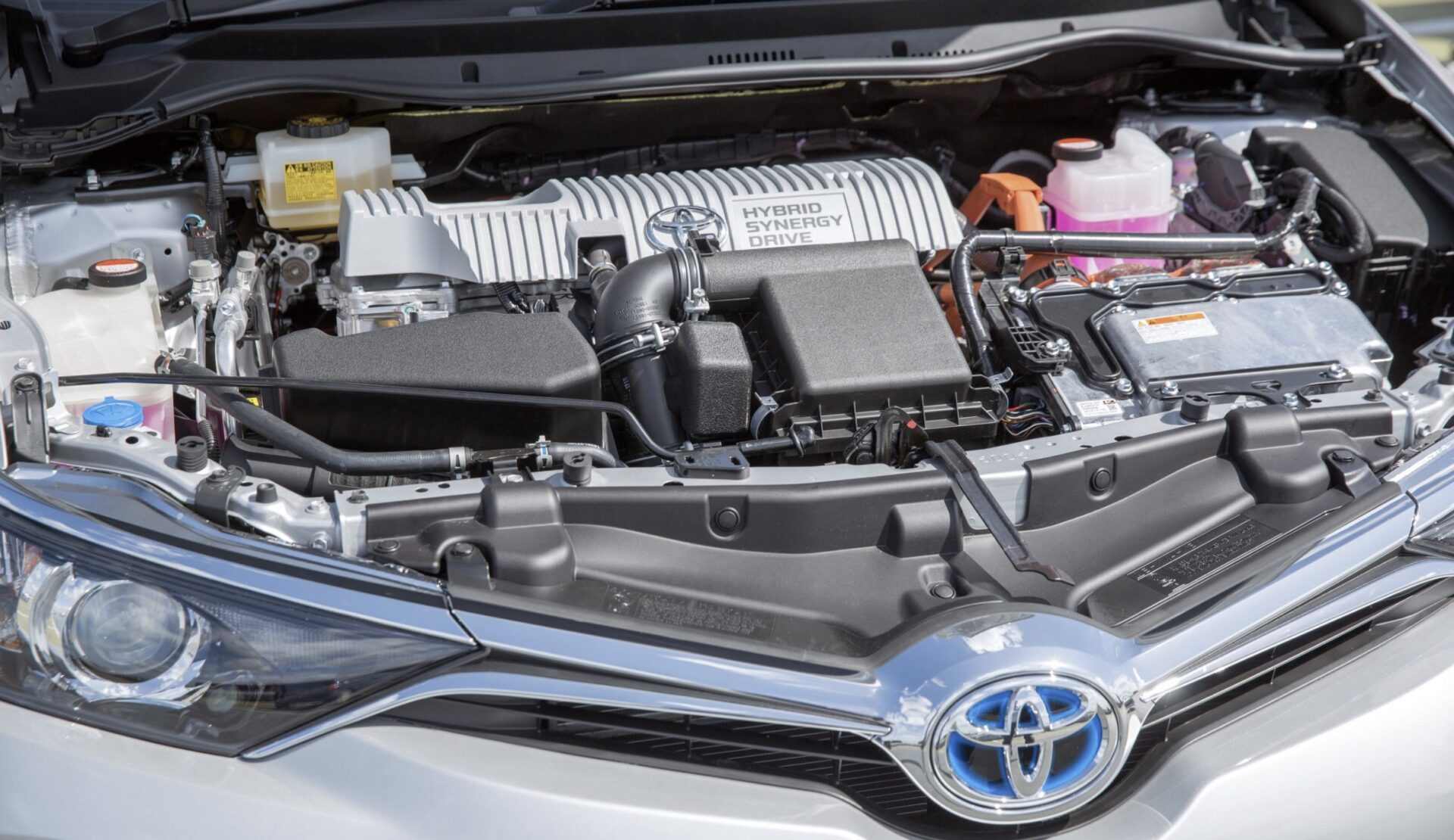 Nye Toyotaer kører på vand - olien er ekstremt tynd