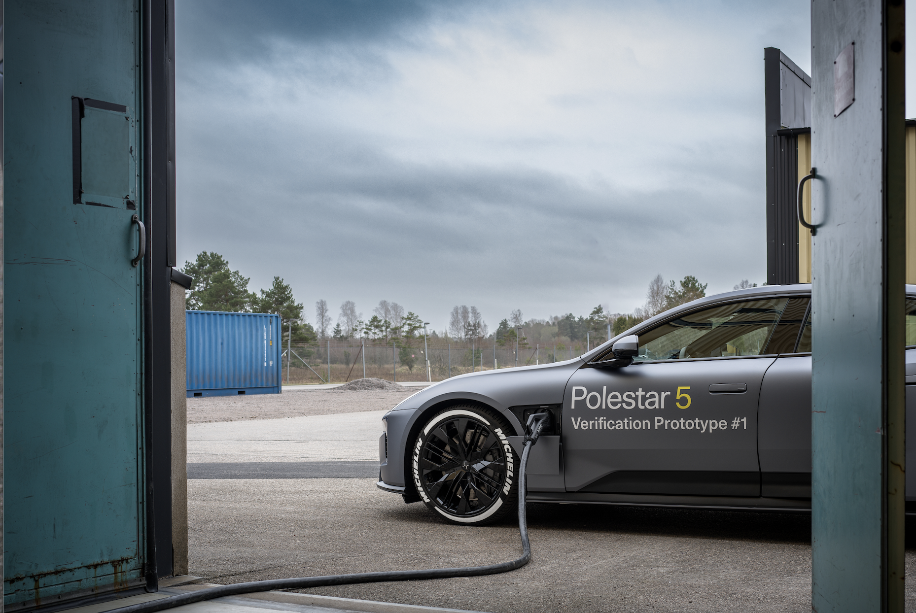 Polestar og StoreDot tester ekstremt hurtige ladetider af Polestar 5