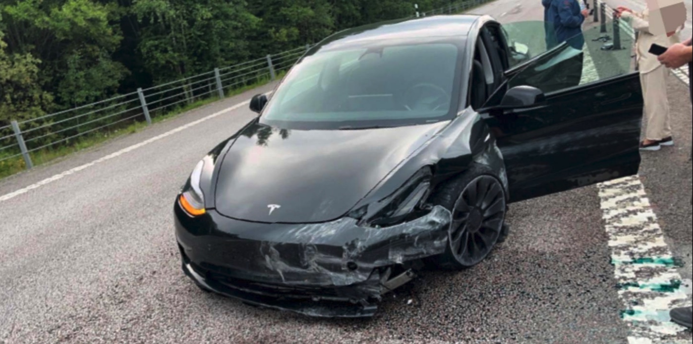 Tesla-ejer afsløret af ekskonen - skal betale 700.000 kroner