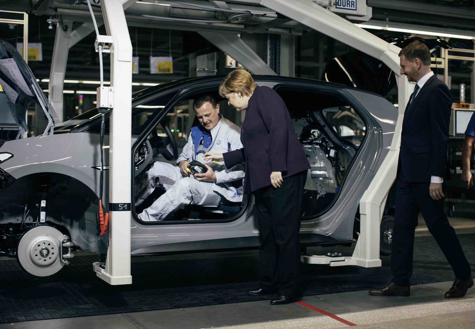 30.000 job i fare - regering lover hjælp til Volkswagen