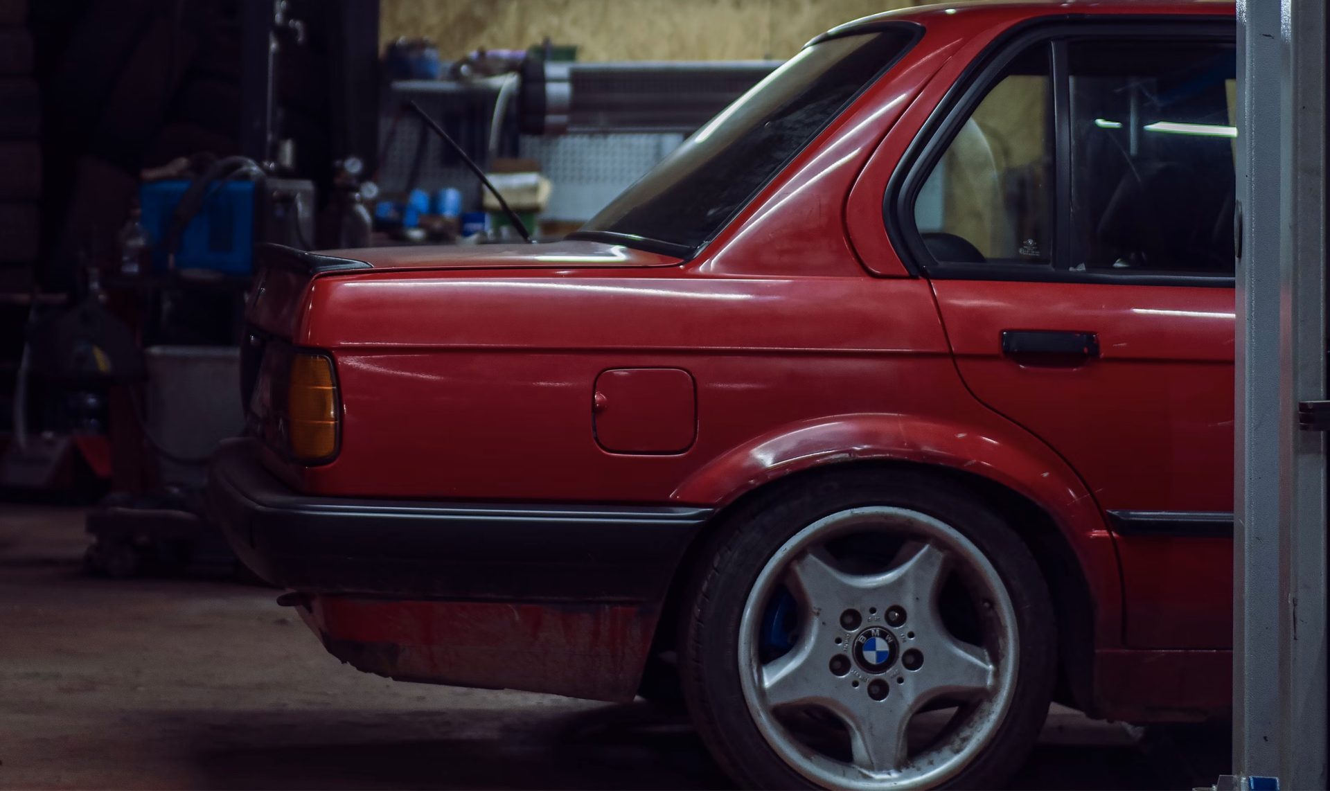 Gamle biler skal til syn hvert år, kræver TÜV