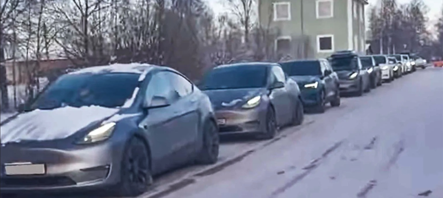 150 elbiler holdt i kø ved ladestander 