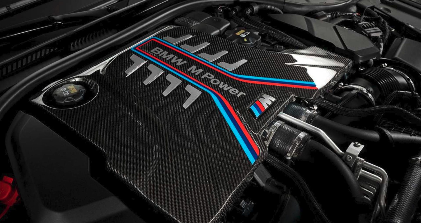 BMW lover: V8-motoren er kommet for at blive