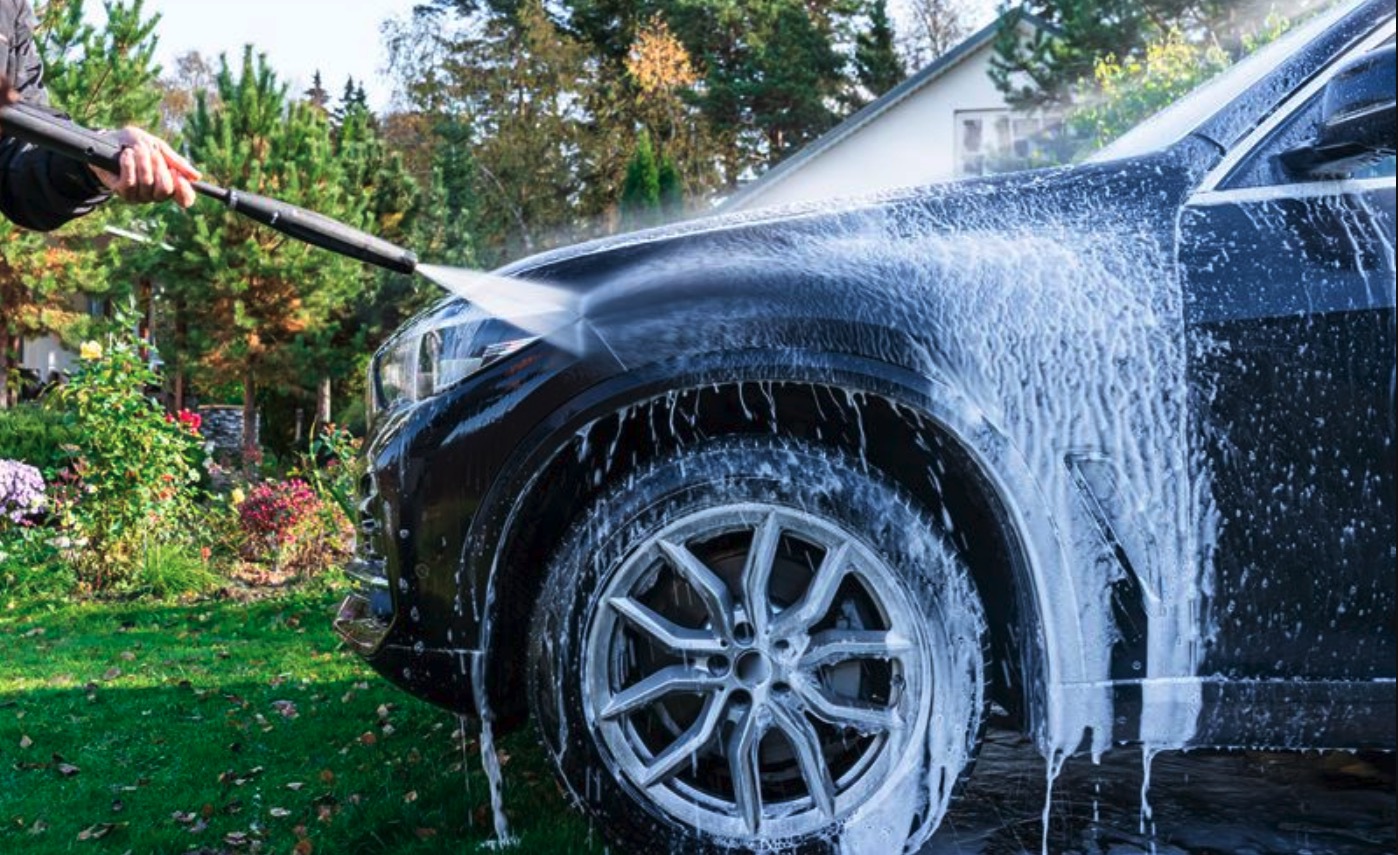 2 millioner vil forbyde folk at vaske bil i hånden