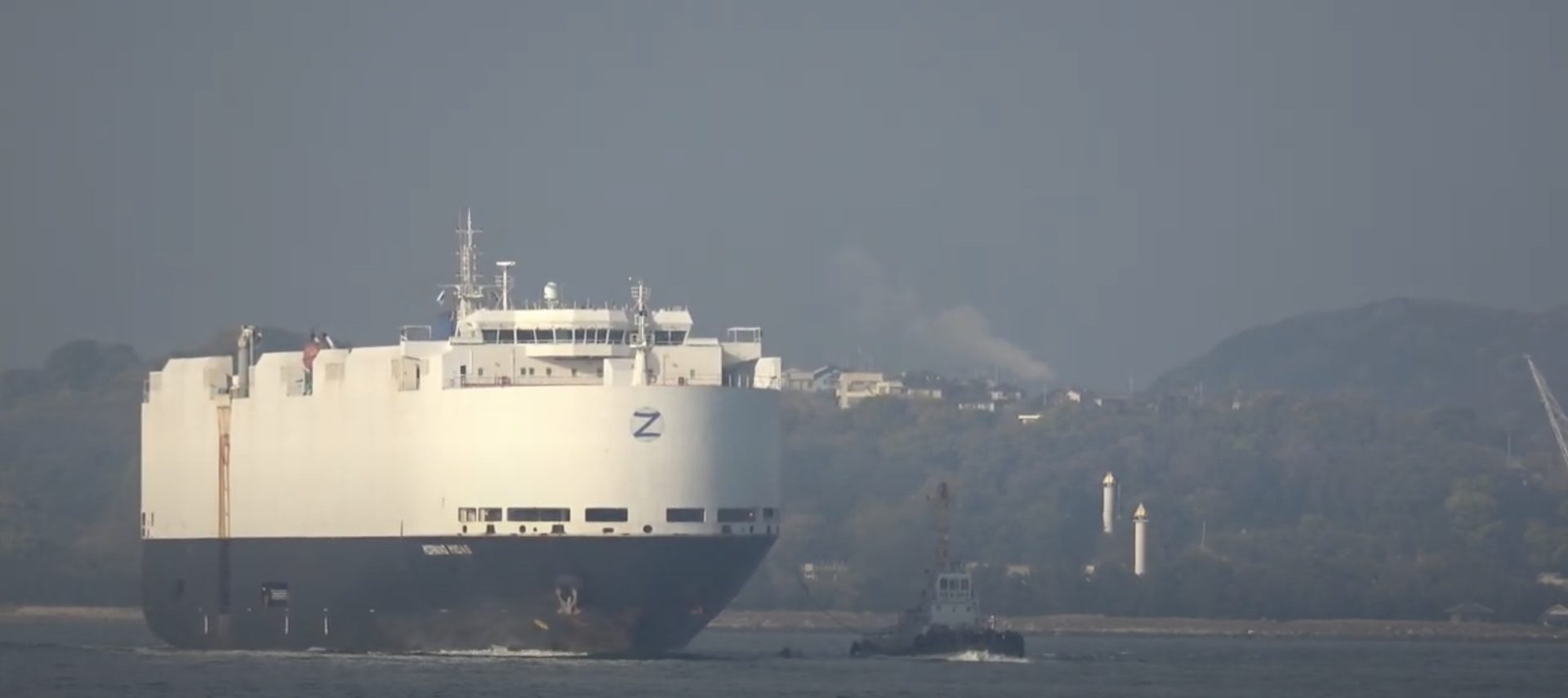 Skib med 800 elbiler ombord brænder ud for Alaska