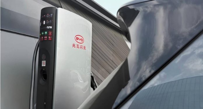 BYD vil slå Tesla med lynladere - kommer til Danmark