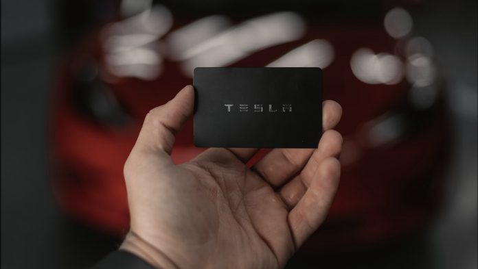 Bilister sagsøger Tesla: 