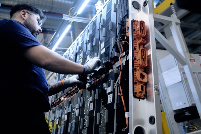 Frygter konkurs - Ford bygger batterier til elbiler