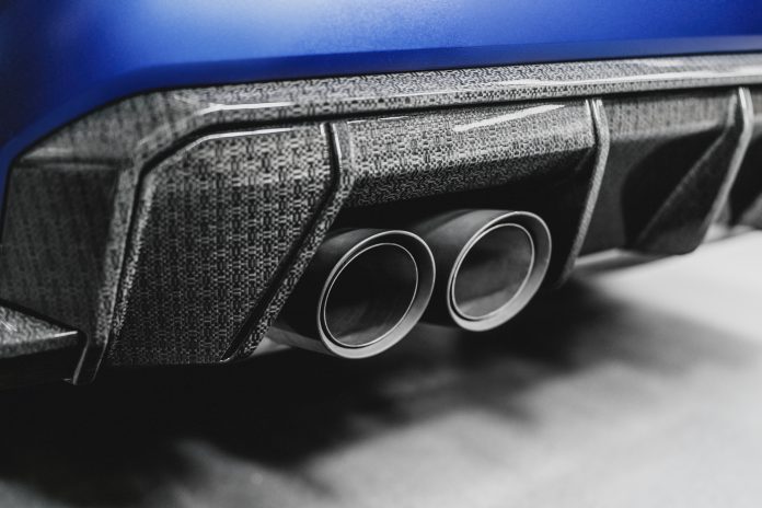 BMW vil erstatte kulfiber med hørfrø i nye biler