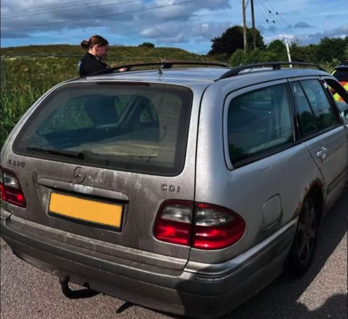 Kørte 1 million kilometer - politi tvinger Mercedes til syn