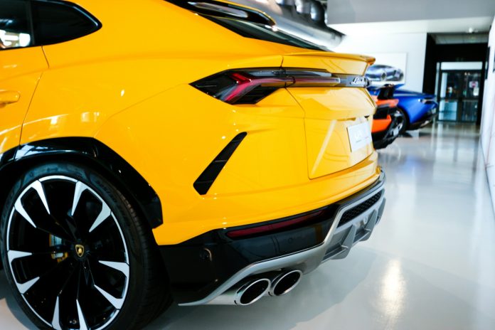 Lamborghini dropper endnu en elbil for at satse på benzin