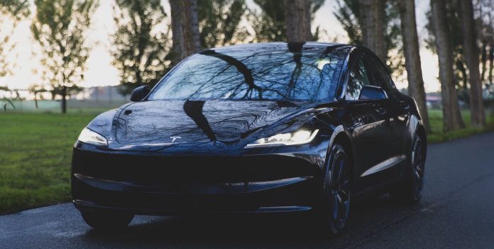 Test afslører: Populær Tesla bremser dårligt