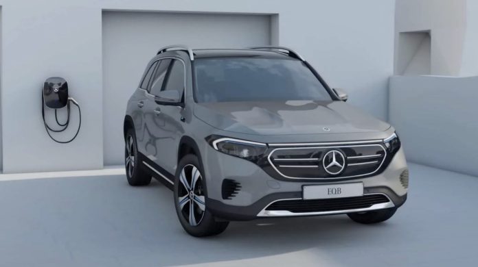 Mercedes gør 33.000 brandfarlige elbiler dårlige med vilje