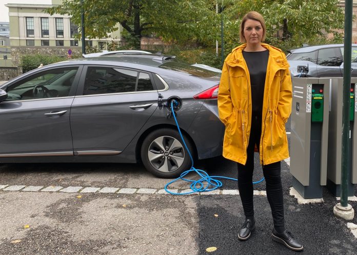 Må du oplade din elbil i tordenvejr