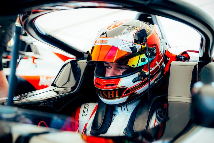 Magnussen tilbage racerefter akut operation