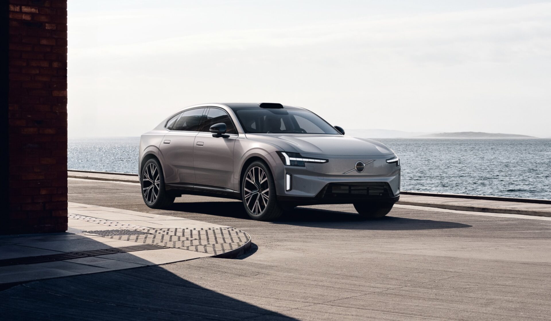 Volvo afslører dansk pris på direktørbilen ES90