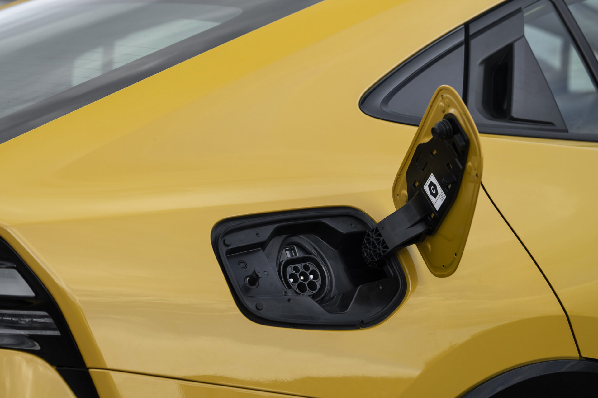 Toyota sviner konkurrenter - vil forbyde hybrid-navn