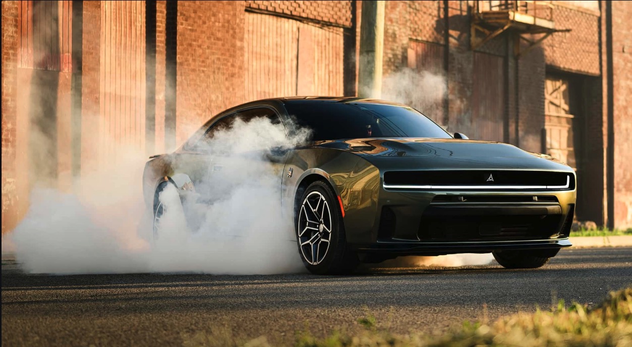 Dodge dropper elbil for at bygge helt ny V8-model