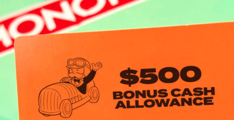 Bilgigant vil nu have betaling i Monopoly-penge