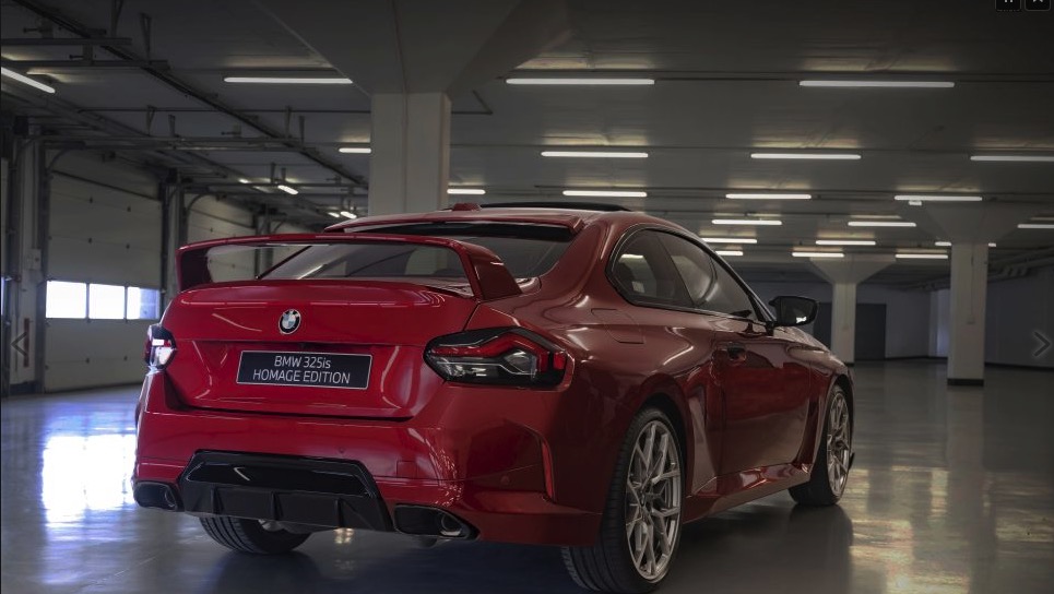 BMW frigiver ny bil for at hylde særlig E30 BMW frigiver ny bil for at hylde særlig E30