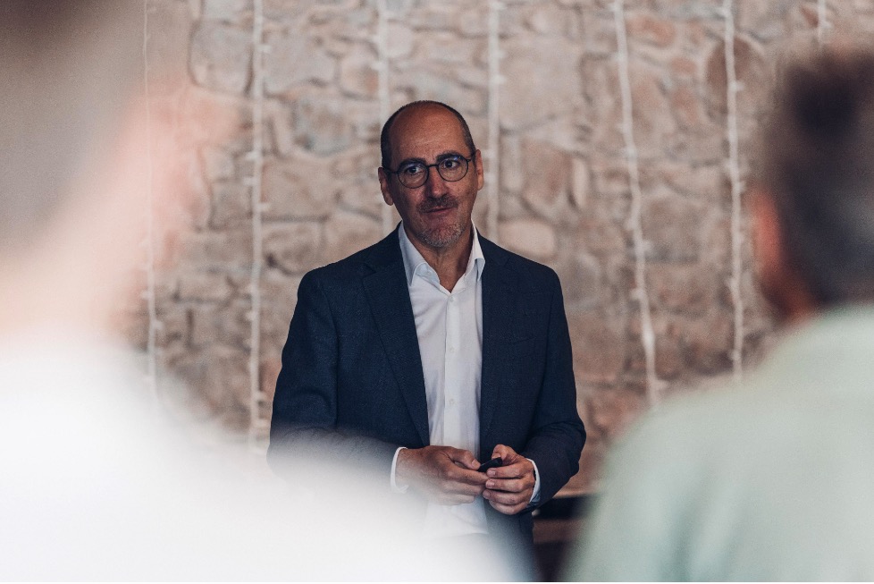 Bilgigant fyrer europæisk topchef et bare 1 år