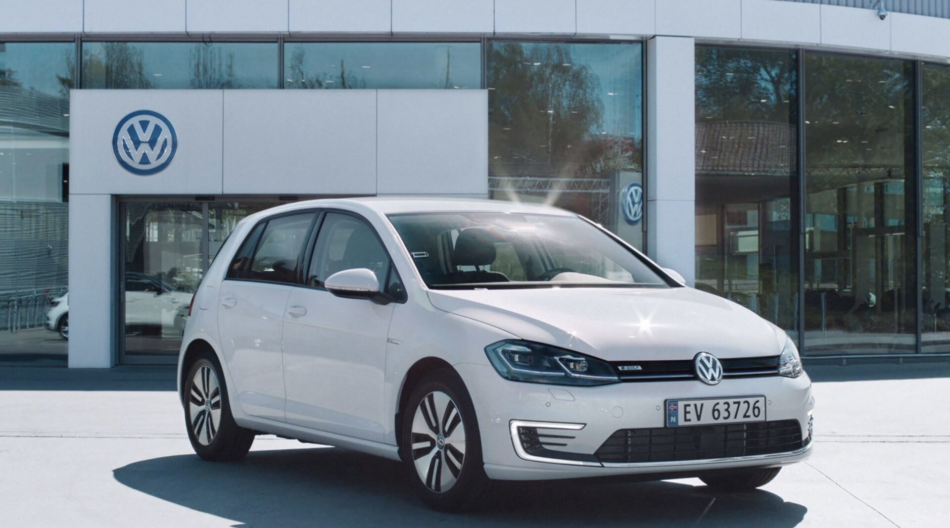 Elbil til 89.000 kroner skal repareres for 223.000 kr.