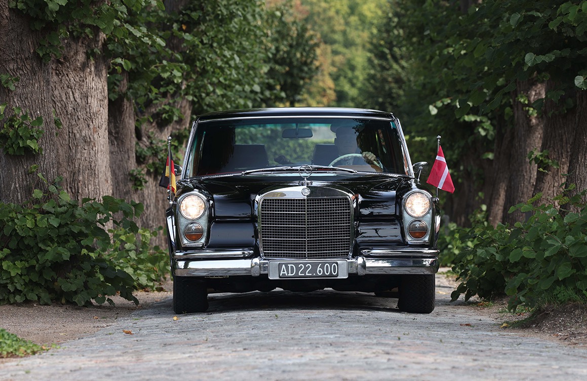 Fra Elvis til Simon Spies – oplev bilerne, der skrev historie