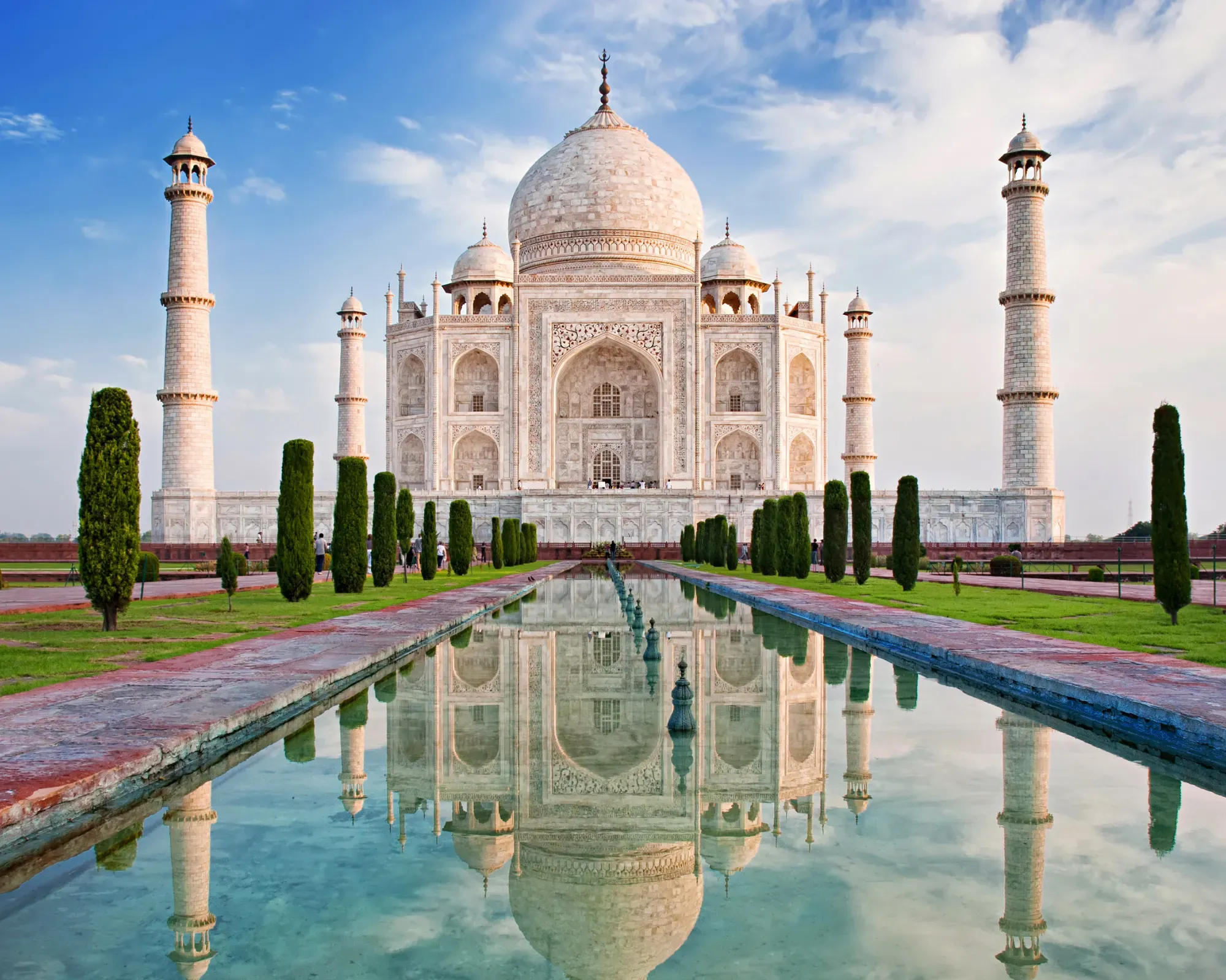 front view of taj mahal