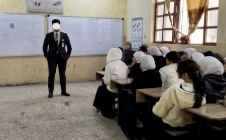 حملة "إحنا بظهركم" تواصل نشاطها التوعوي في مركز البصرة والزبير