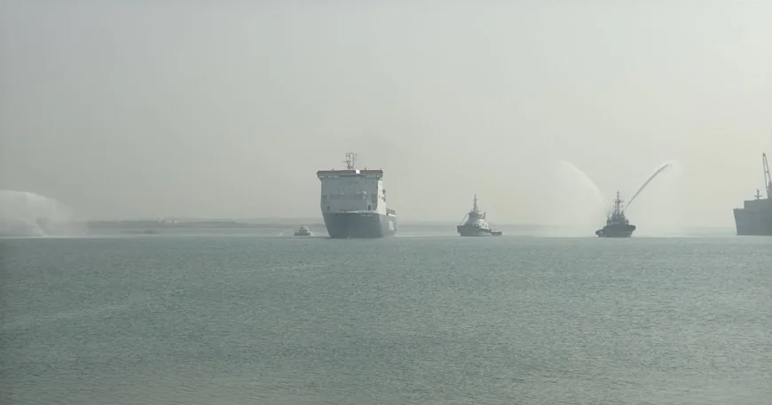 افتتاح الخط البحري العراقي–الإماراتي وموانئ العراق تستقبل أول سفينة من ميناء راشد