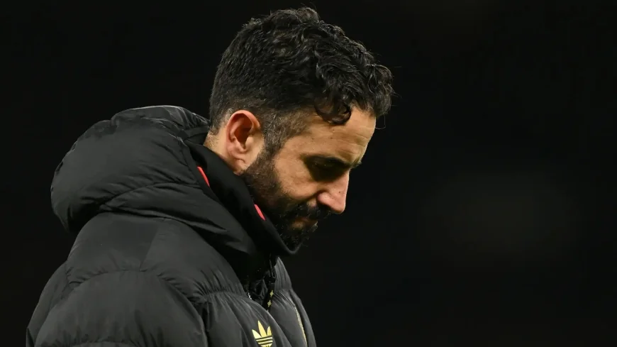 مانشستر يونايتد يعلن إقالة مدربه روبن أموريم