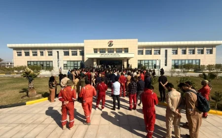 احتجاج داخل مجنون النفطي.. مطالب بصرف رواتب متأخرة