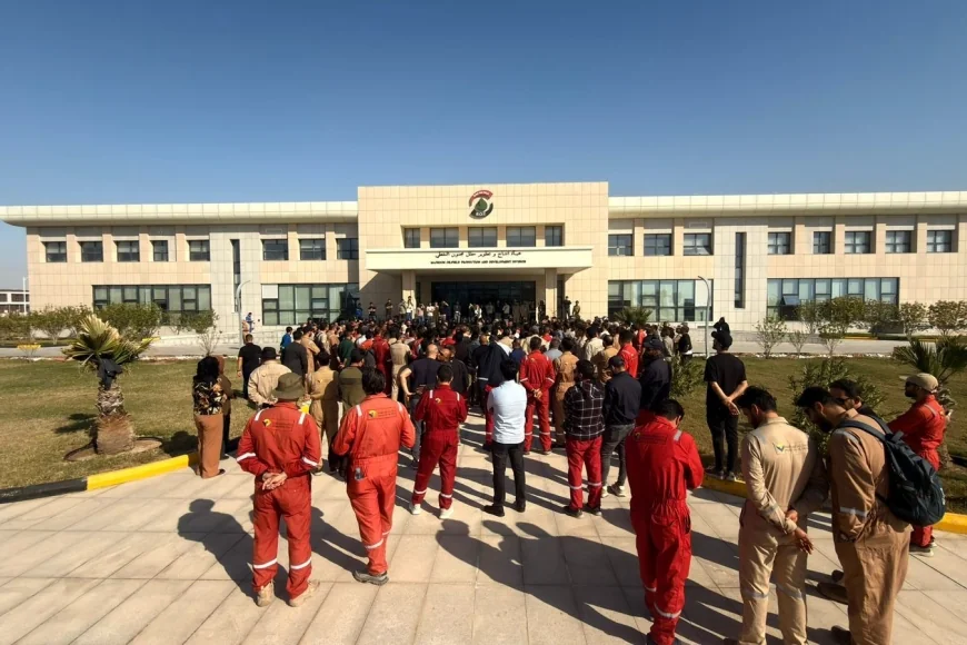 احتجاج داخل مجنون النفطي.. مطالب بصرف رواتب متأخرة