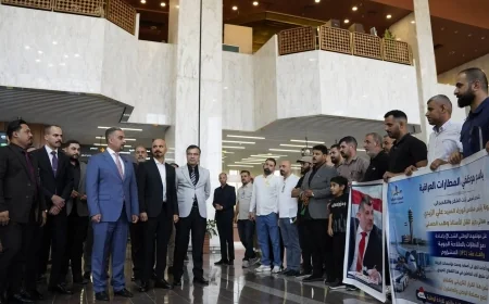 موظفو مطار البصرة ينظمون وقفة شكر لوزير النقل بعد قرار إعادة ربط المطارات بالملاحة الجوية