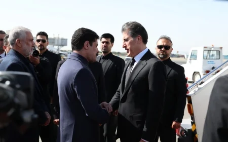 نيجيرفان بارزاني يصل إلى طهران للمشاركة في مراسم توديع المرشد الإيراني الراحل