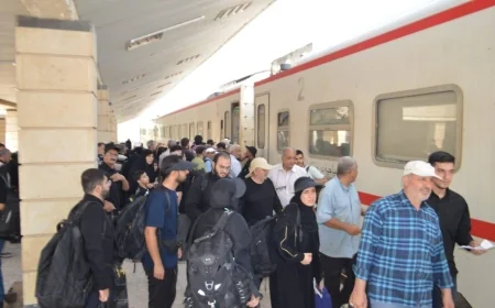العراق: تسيير قطارات إضافية من البصرة إلى كربلاء لنقل المعزين في تشييع السيد "الخامنئي"